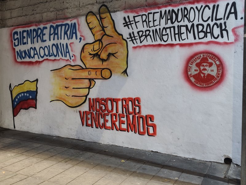 Mural Bring them Back für Maduron und Cilia Flores