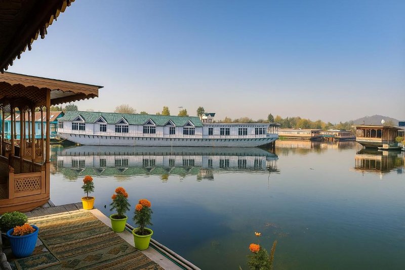 Hayat Group of Houseboats Srinagar