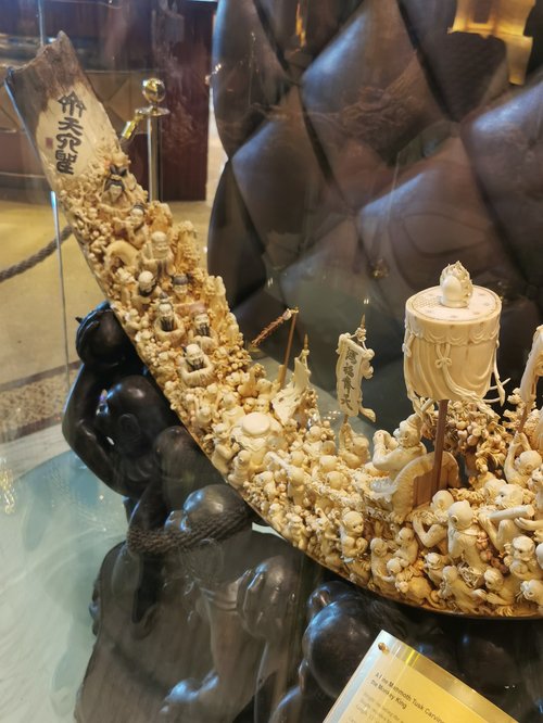 Schnitzkunst Mammut Macau