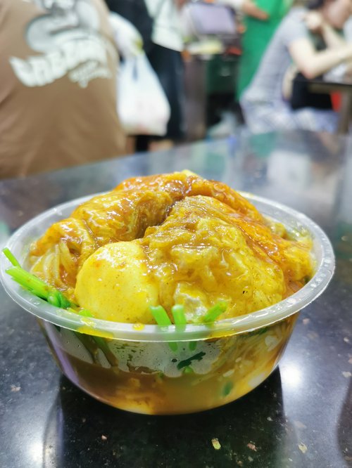 Curry fish balls